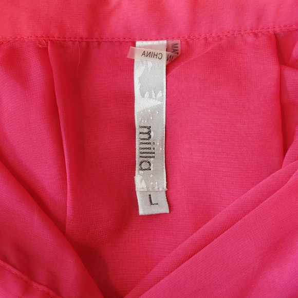 Miilla fuschia chiffon hi-lo sidetail blouse, size L, NWOT - Picture 4 of 5
